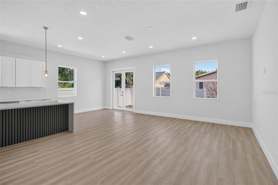 Spacious, unfurnished interior of a new home in , Pinellas Park (Image 36).