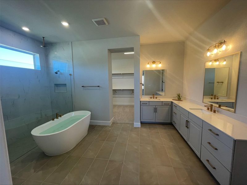 Owner's Bathroom Owner's Bathroom