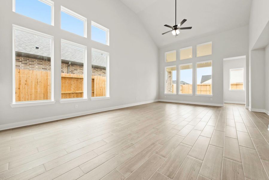 Representative image. Features, selections and colors may vary.