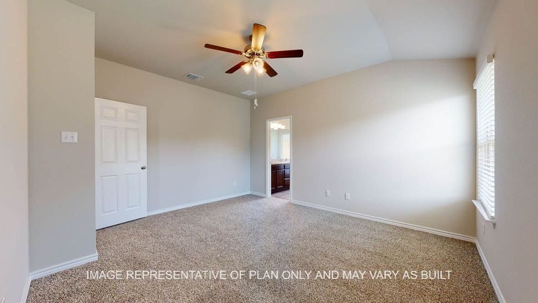 Spacious, unfurnished interior of a new home in Three Creeks - Colt Creek, Belton (Image 15).
