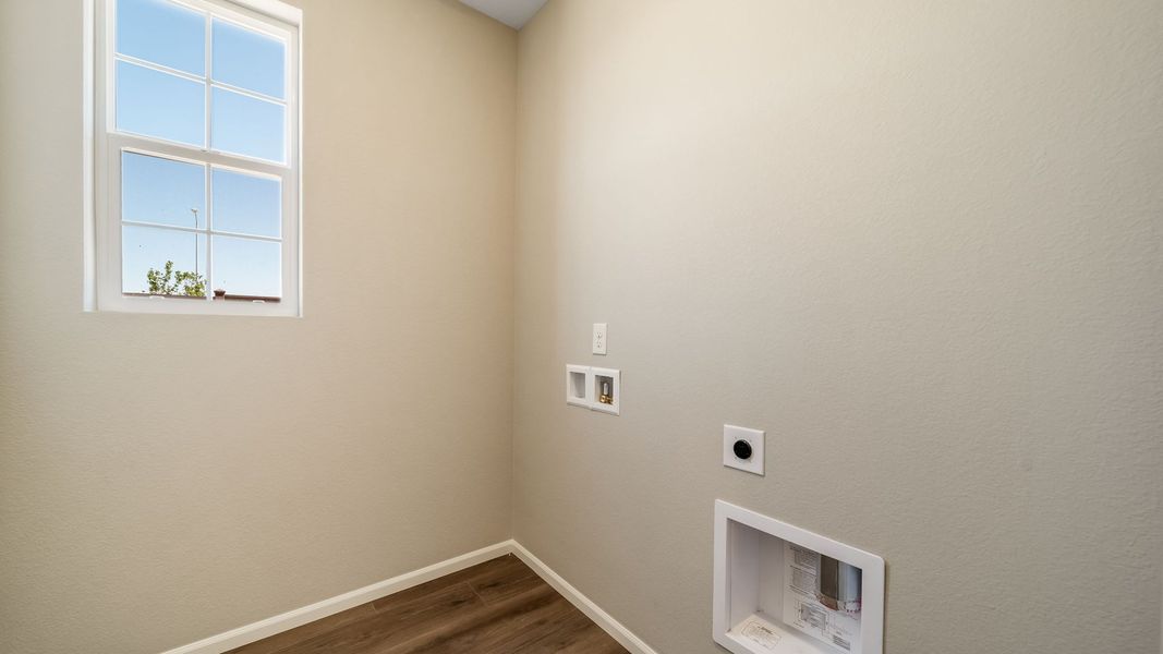 Spacious, unfurnished interior of a new home in The Reserve at Green Valley Ranch Aurora, Aurora (Image 19). Spacious, unfurnished interior of a new home in The Reserve at Green Valley Ranch Aurora, Aurora (Image 19).