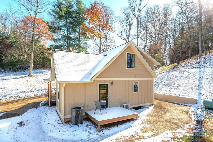 Image 38 of a home in .