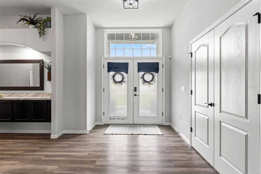 Spacious, unfurnished interior of a new home in , Weeki Wachee (Image 21).