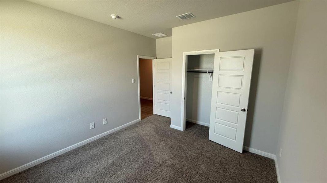 Spacious, unfurnished interior of a new home in Saratoga, Granbury (Image 18). Spacious, unfurnished interior of a new home in Saratoga, Granbury (Image 18).
