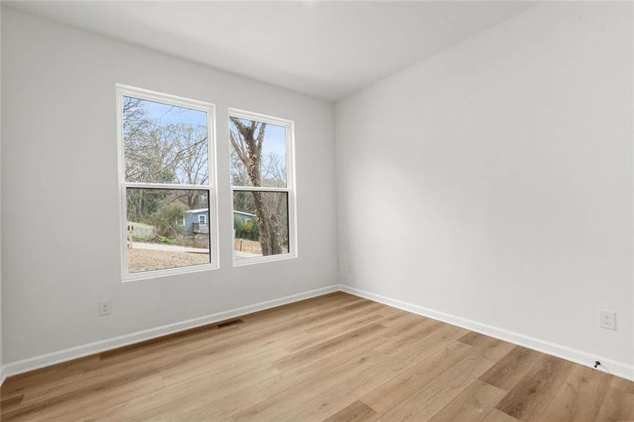 Spacious, unfurnished interior of a new home in , Atlanta (Image 27).