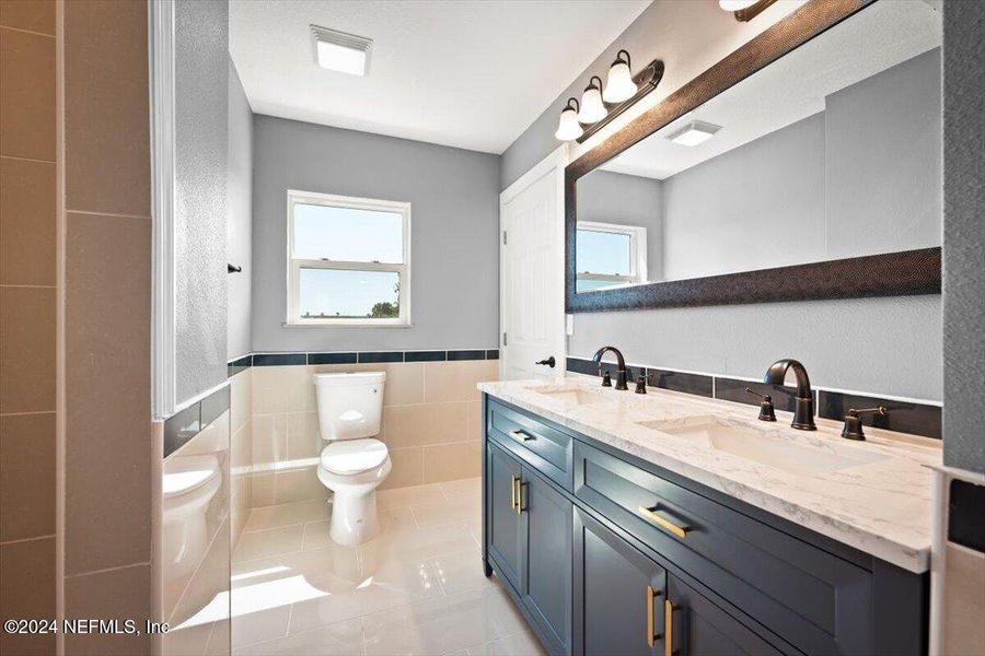 Furnished interior view inside a new home in , St. Augustine (Image 38).