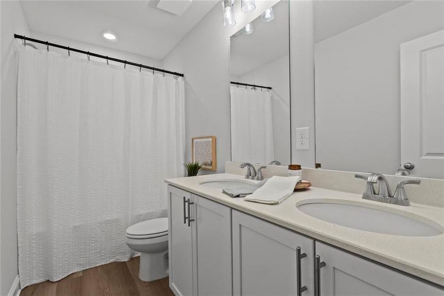 Furnished interior view inside a new home in , Dallas (Image 31).