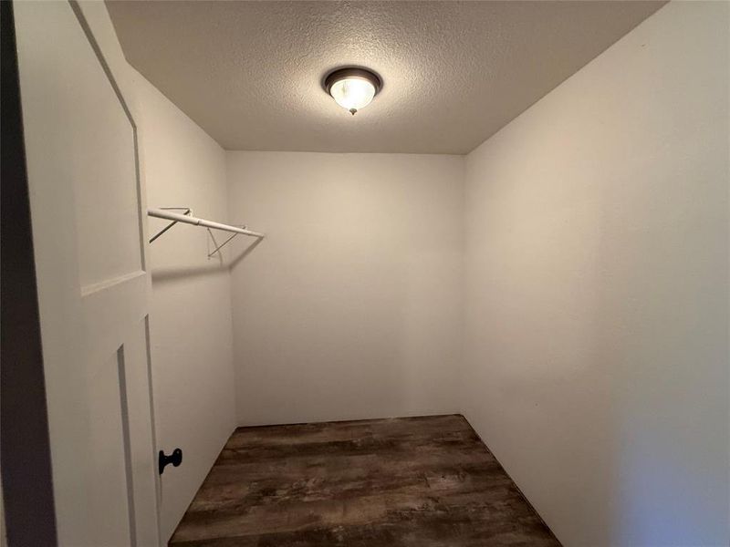 Spacious, unfurnished interior of a new home in , Whitney (Image 13).