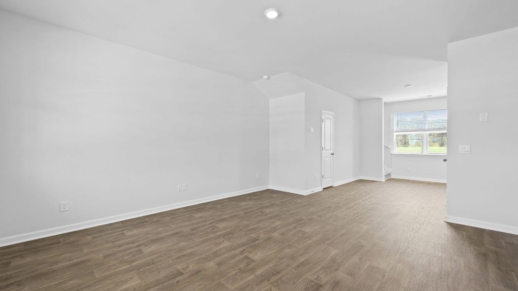 Spacious, unfurnished interior of a new home in Hillcrest, Ravenel (Image 18).