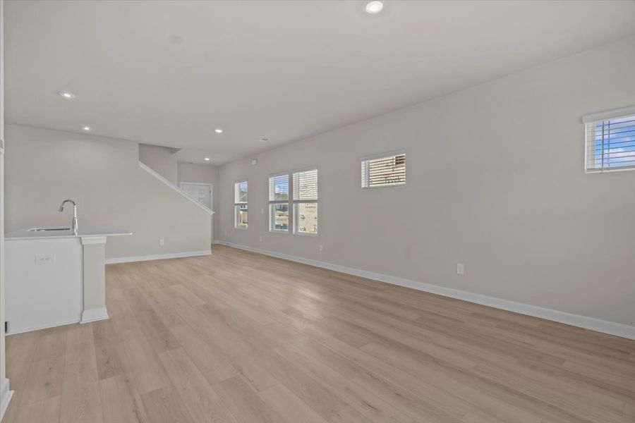 Spacious, unfurnished interior of a new home in Creek Ridge - Heritage Collection, Spartanburg (Image 14).