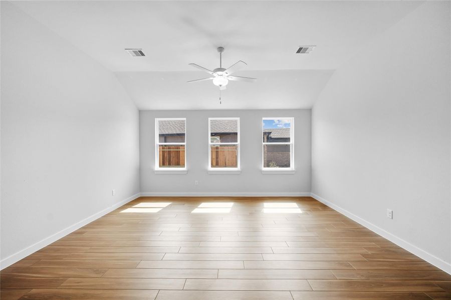 Spacious, unfurnished interior of a new home in Santa Fe, Cleveland (Image 23). Spacious, unfurnished interior of a new home in Santa Fe, Cleveland (Image 23).