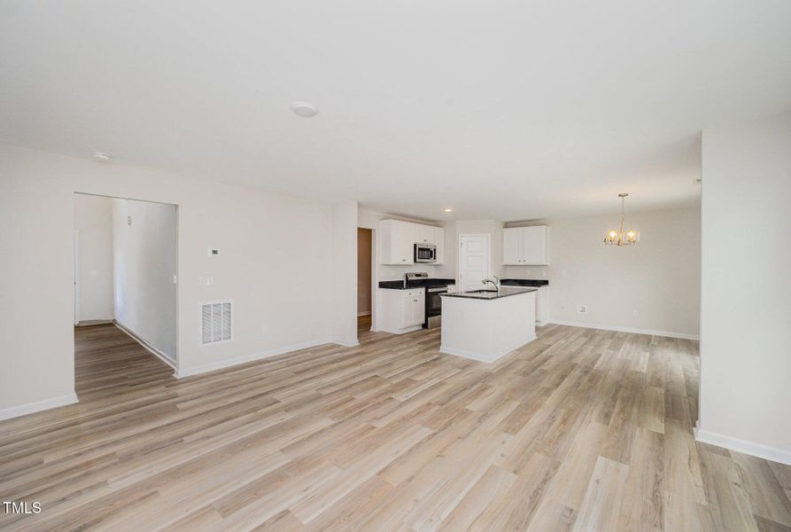 58 W Emily Gardens 9 58 W Emily Gardens 9