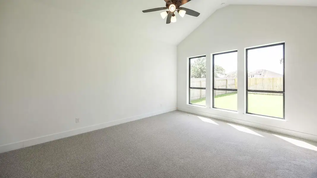 Spacious, unfurnished interior of a new home in Santa Rita Ranch - Eldorado, Liberty Hill (Image 13).