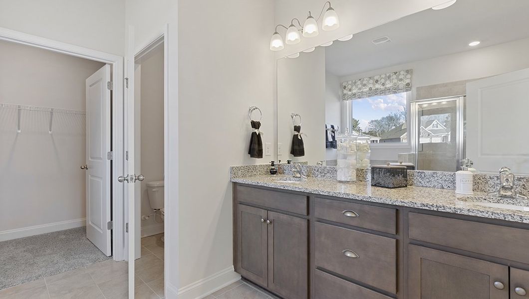 Representative furnished interior of a home built from the ROBINSON by D.R. Horton in Cottonwood Ridge, Piedmont (Image 27).