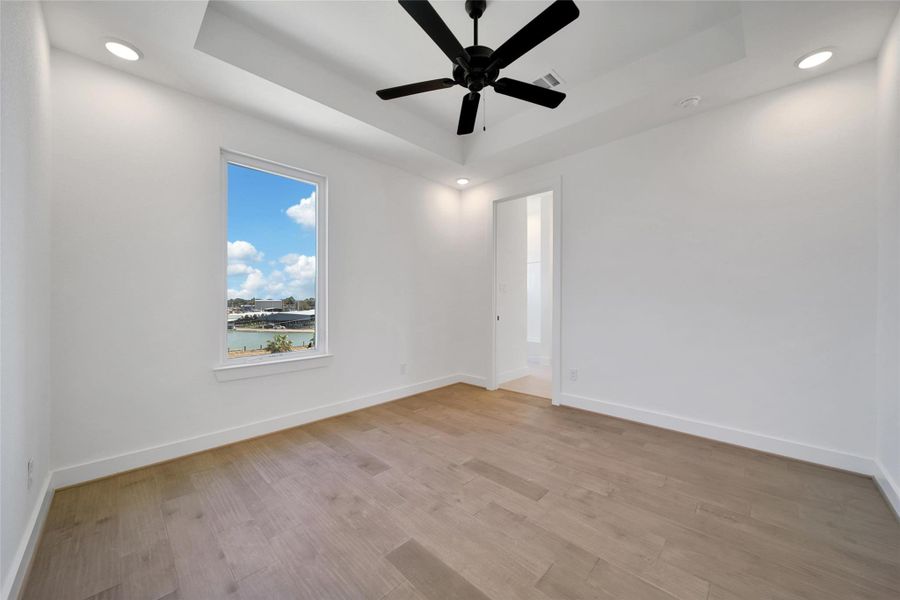 Spacious, unfurnished interior of a new home in Lago Pointe, Seabrook (Image 12). Spacious, unfurnished interior of a new home in Lago Pointe, Seabrook (Image 12).