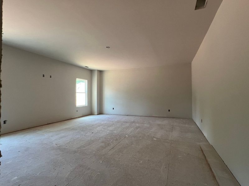 Spacious, unfurnished interior of a new home in Highgate, Newnan (Image 17).
