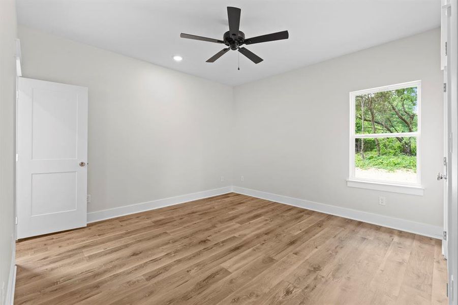 Spacious, unfurnished interior of a new home in , Lindale (Image 36).