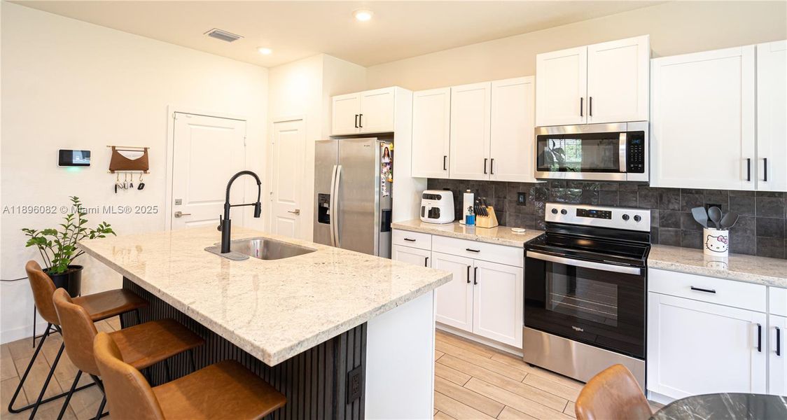 Furnished interior view inside a new home in , Homestead (Image 40).