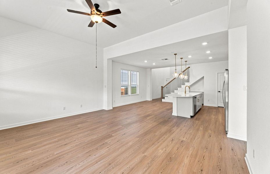 Spacious, unfurnished interior of a new home in Santa Rita Ranch, Liberty Hill (Image 34).