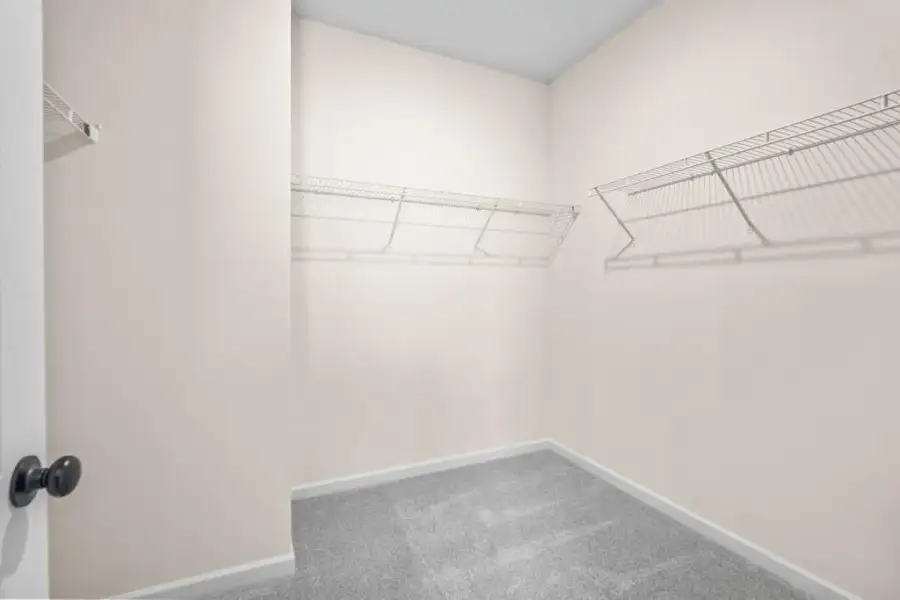 Spacious, unfurnished interior of a new home in Saddle Ridge, Calhoun (Image 21).