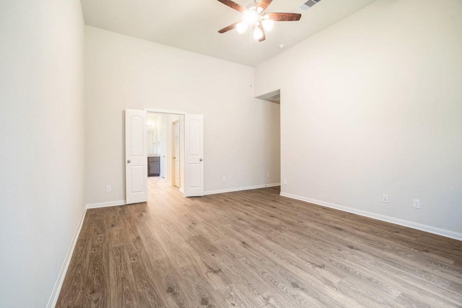 Spacious, unfurnished interior of a new home in , Bay City (Image 21). Spacious, unfurnished interior of a new home in , Bay City (Image 21).
