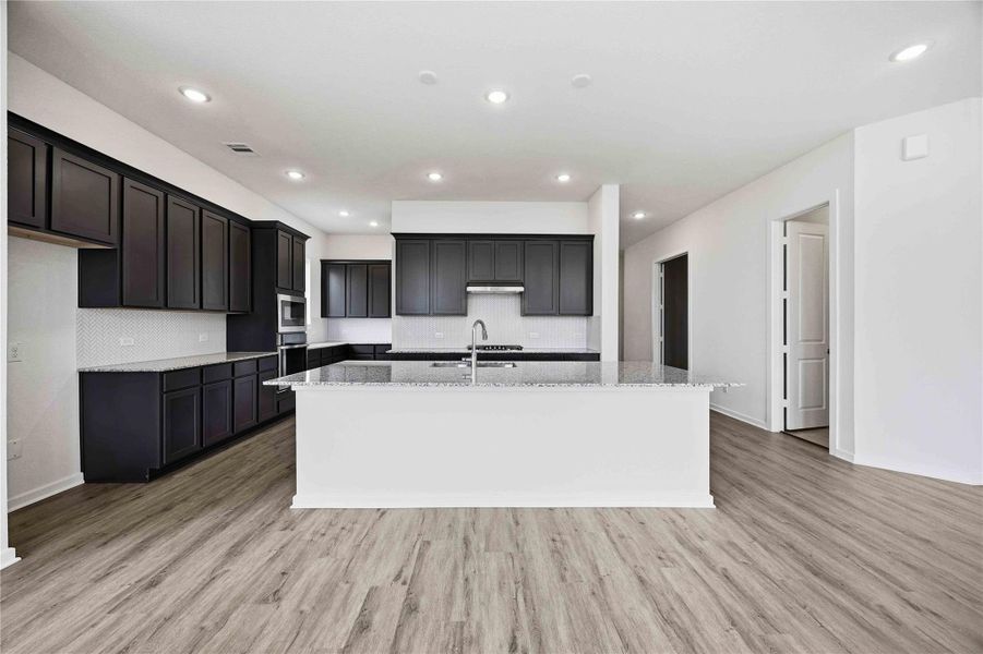 Furnished interior view inside a new home in Canterra Creek 60', Rosharon (Image 11). Furnished interior view inside a new home in Canterra Creek 60', Rosharon (Image 11).