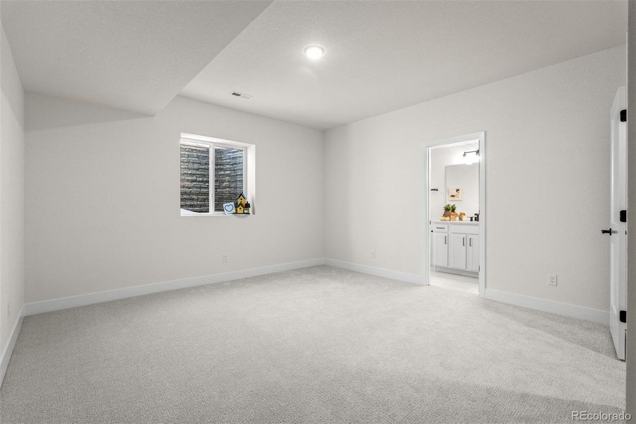 Spacious, unfurnished interior of a new home in Wolf Ranch - Enclave Collection, Colorado Springs (Image 28).