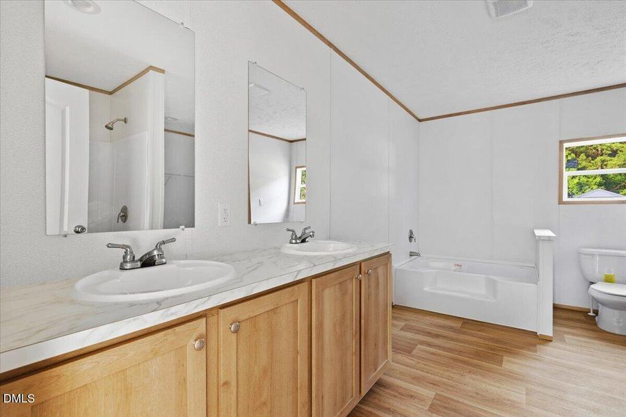 34-5737 Lloyd Rd-34