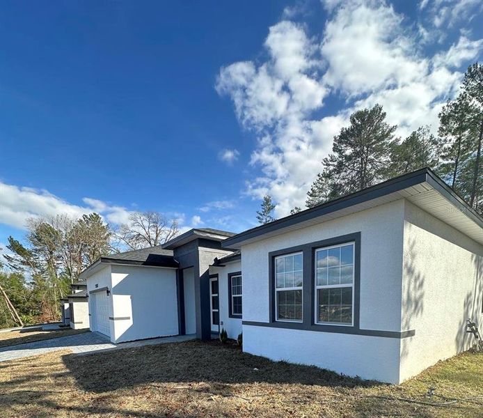 Exterior details and patio area of a home in , Ocala (Image 3).