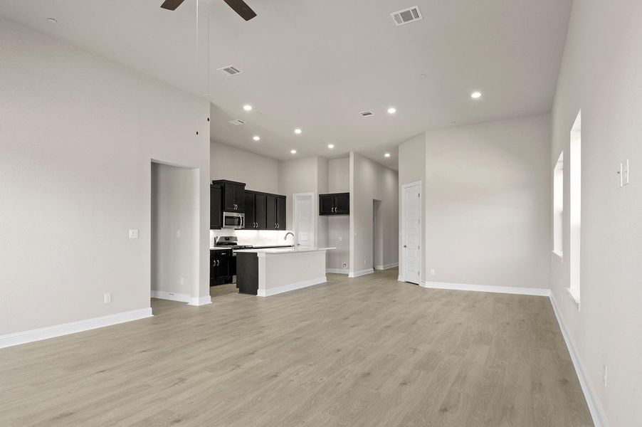 Spacious, unfurnished interior of a new home in Cross Creek, Cedar Park (Image 26).