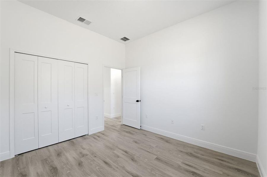 Spacious, unfurnished interior of a new home in , Ocala (Image 17).