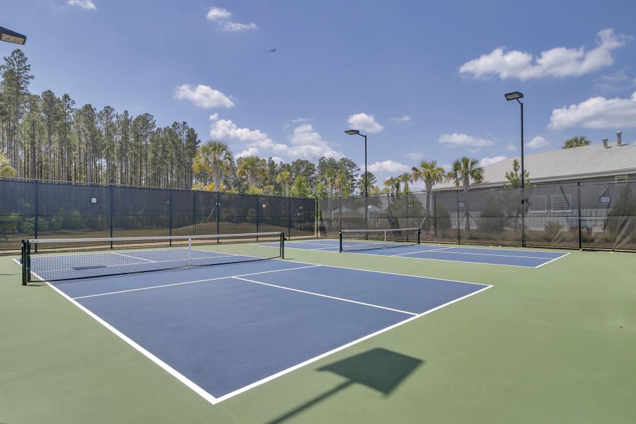 Community amenities in , Summerville (Image 44).