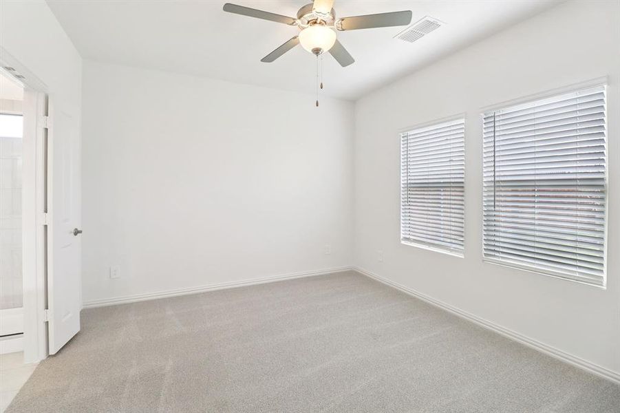 Spacious, unfurnished interior of a new home in Lakehaven - Spring Series, Farmersville (Image 16).
