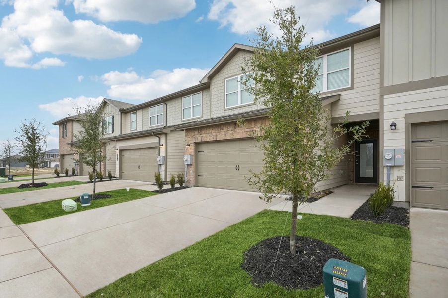 Representative exterior photo of a completed home built from the Rayne by Starlight Homes in Coyote Meadows, Anna, TX (Image 26).