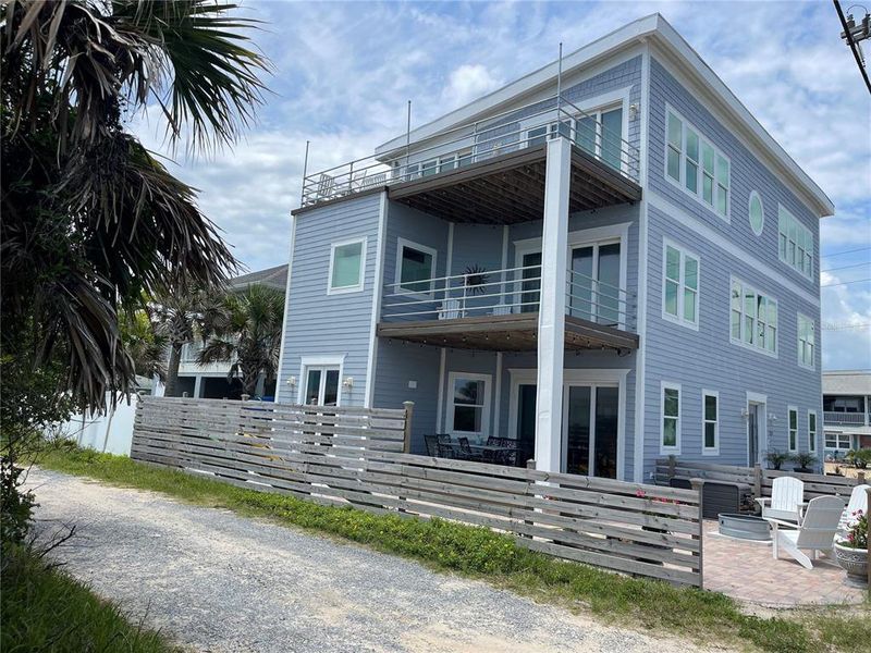 Condo located in Flagler Beach, FL showcasing its design and architecture (Image 4). Condo located in Flagler Beach, FL showcasing its design and architecture (Image 4).
