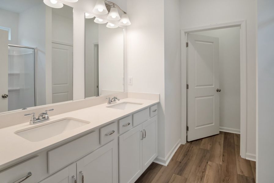Furnished interior view inside a new home in Marlin Pointe, White House (Image 8).
