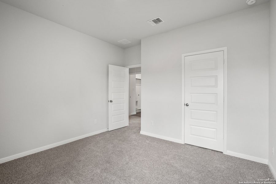 Spacious, unfurnished interior of a new home in Melissa Ranch, San Antonio (Image 26). Spacious, unfurnished interior of a new home in Melissa Ranch, San Antonio (Image 26).