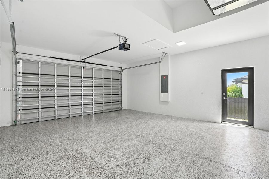 Spacious, unfurnished interior of a new home in , Cape Coral (Image 17). Spacious, unfurnished interior of a new home in , Cape Coral (Image 17).