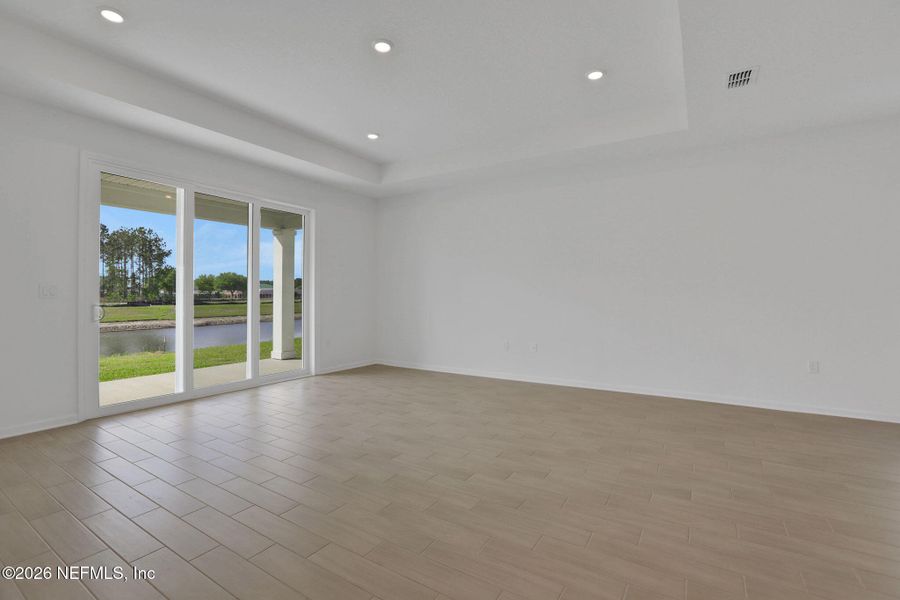 Spacious, unfurnished interior of a new home in Amberly, Green Cove Springs (Image 31).