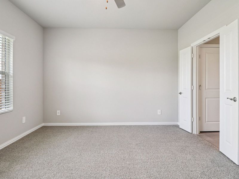 Spacious, unfurnished interior of a new home in Eastridge - Spring Series, McKinney (Image 11).