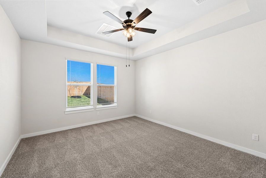 Spacious, unfurnished interior of a new home in Mayfair, New Braunfels (Image 9).