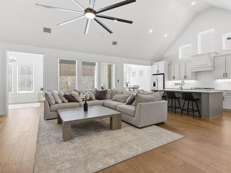 Furnished interior view inside a new home in Nelson Lake, Rockwall (Image 29). Furnished interior view inside a new home in Nelson Lake, Rockwall (Image 29).