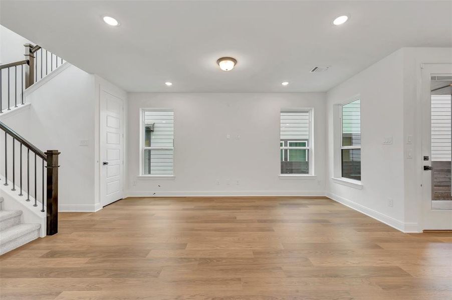 Spacious, unfurnished interior of a new home in Painted Tree Woodland West – Cottages, McKinney (Image 22).