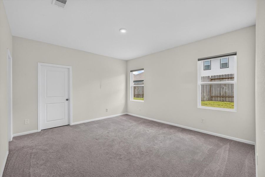 Spacious, unfurnished interior of a new home in , Waller (Image 10).