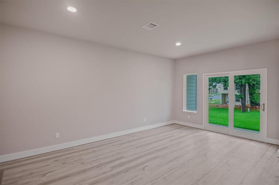 Spacious, unfurnished interior of a new home in , Montgomery (Image 19).