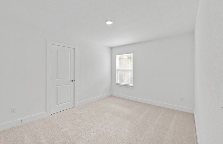 Spacious, unfurnished interior of a new home in Crosswinds, Kyle (Image 24).