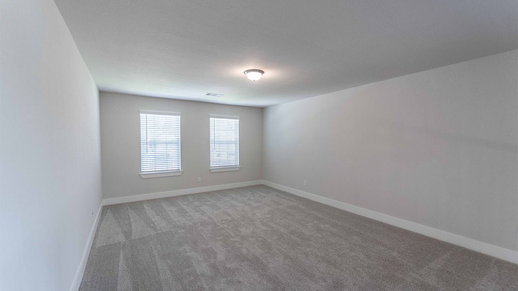 Spacious, unfurnished interior of a new home in Columbia Lakes, West Columbia (Image 37).