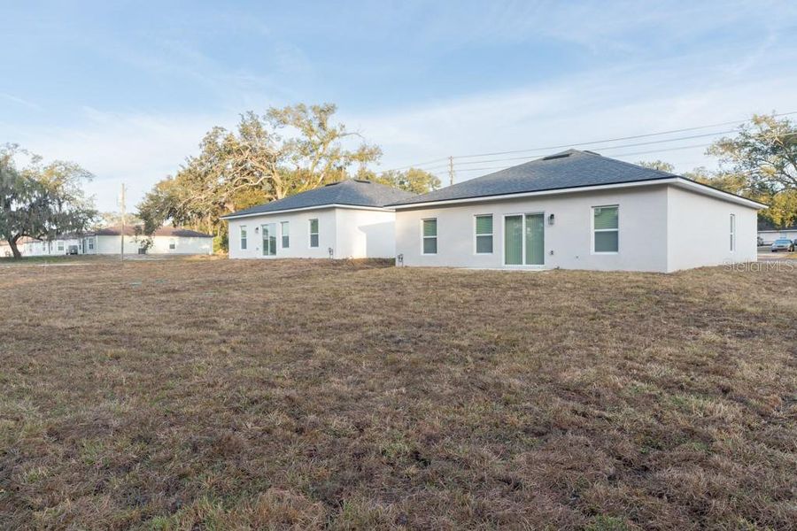 Exterior details and patio area of a home in , Apopka (Image 17).