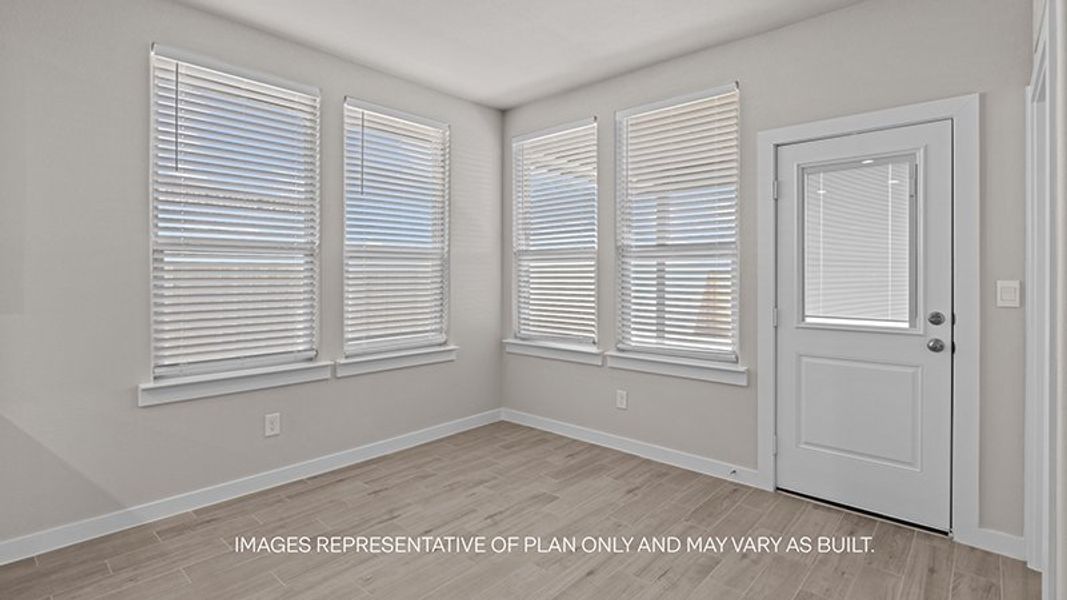 Spacious, unfurnished interior of a new home in Westmont, Lubbock (Image 10).