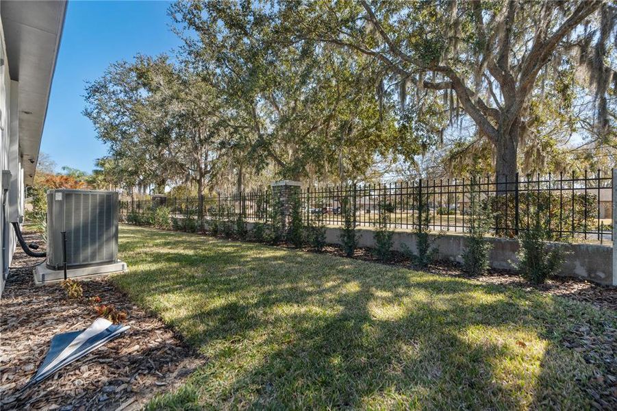 Exterior details and patio area of a home in , Land O' Lakes (Image 28).